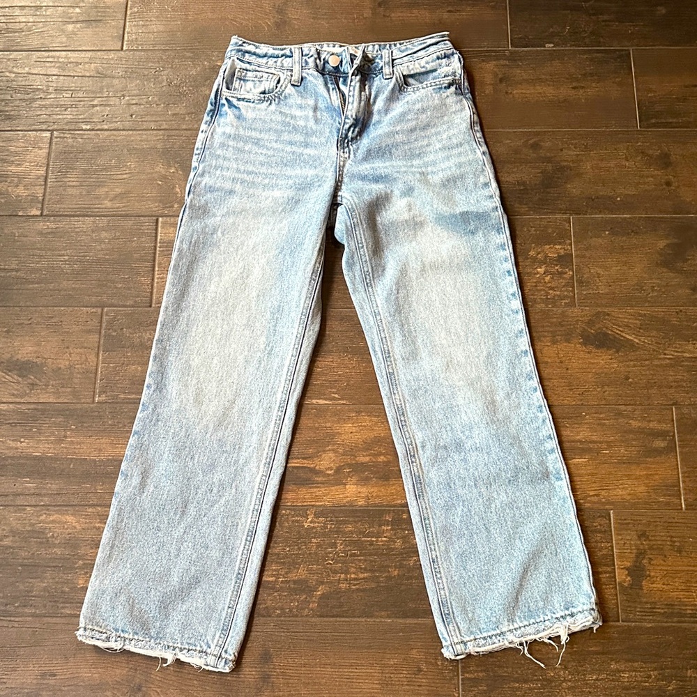 Altar'd State Light Blue Straight Leg Jeans (mom jeans)
25.46.07EB